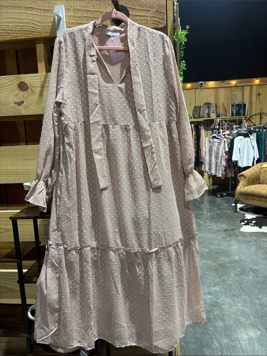 Dresses & Skirts - New Boutique Midi Dress